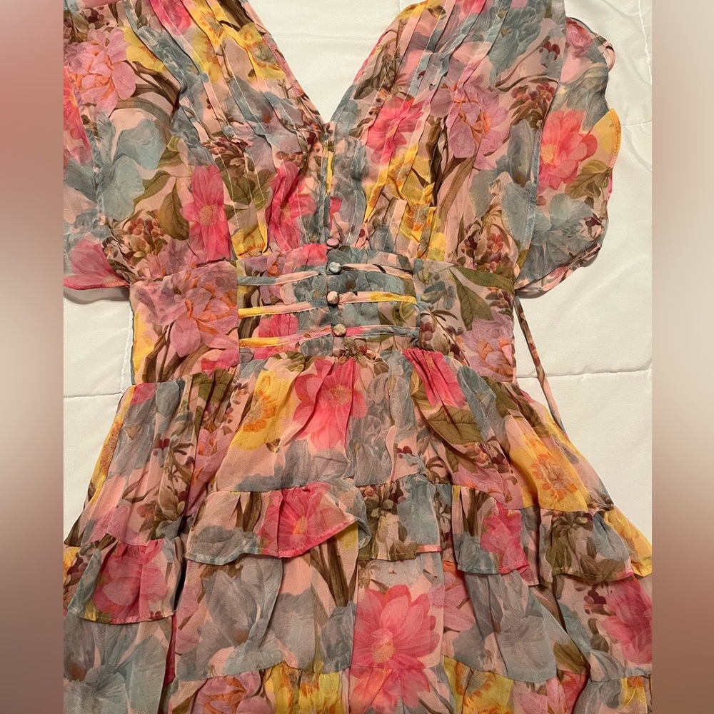 Floral dress from the pants store size small, worn ones